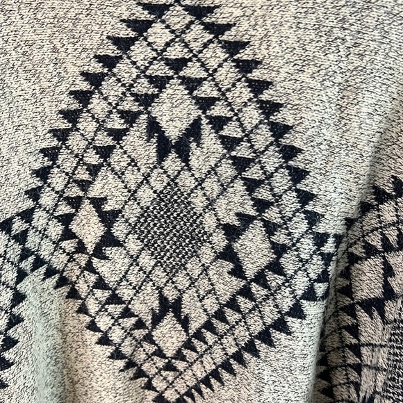 DREAMERS Oversized Knit Tribal Poncho M L - Picture 7 of 9